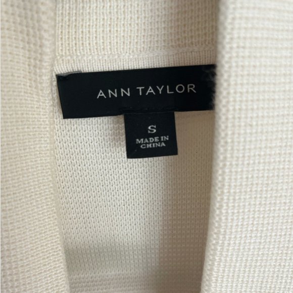 Ann Taylor sweater vest - Like new - Picture 3 of 4